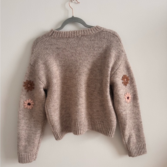 Floral Embroidered Sweater - Picture 2 of 2